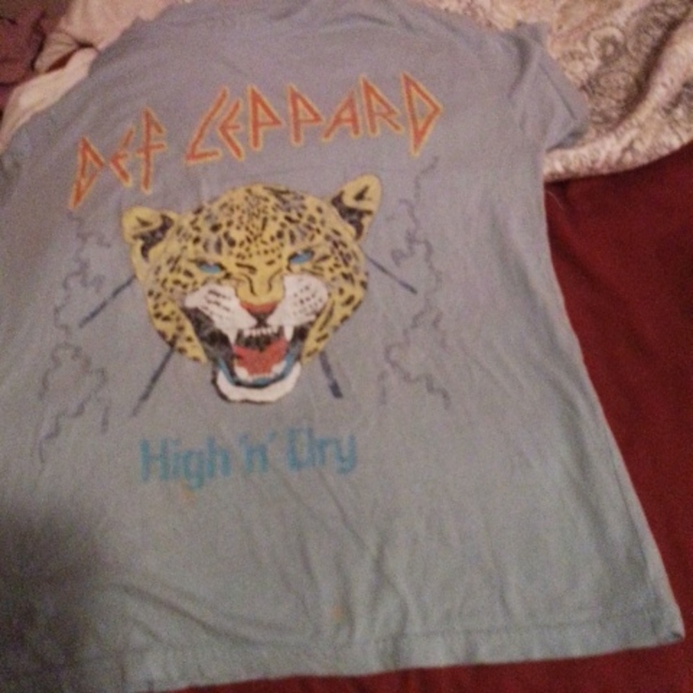Juniors tee shirt